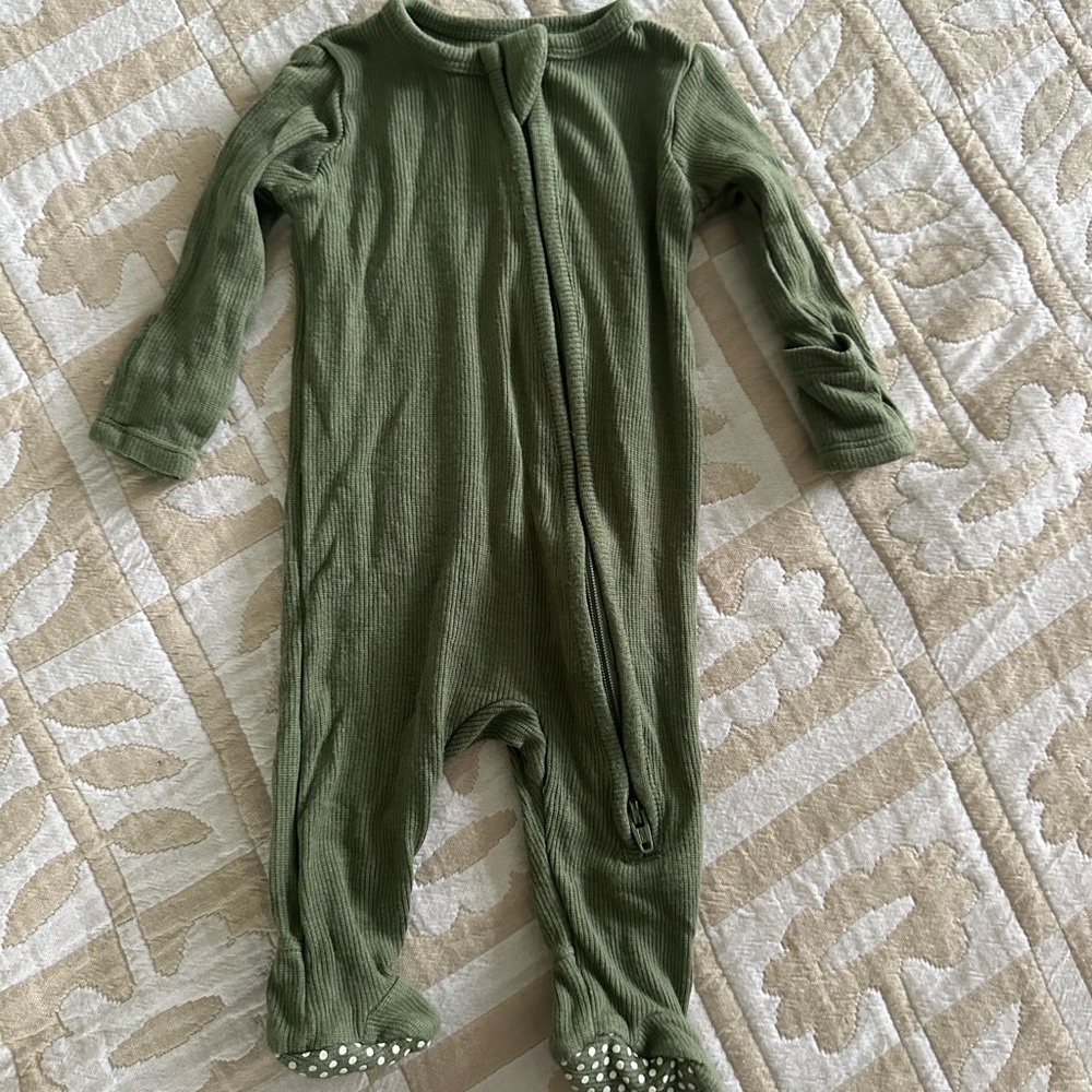 Angel Dear Green Ribbed Bamboo Newborn Zipper Footie